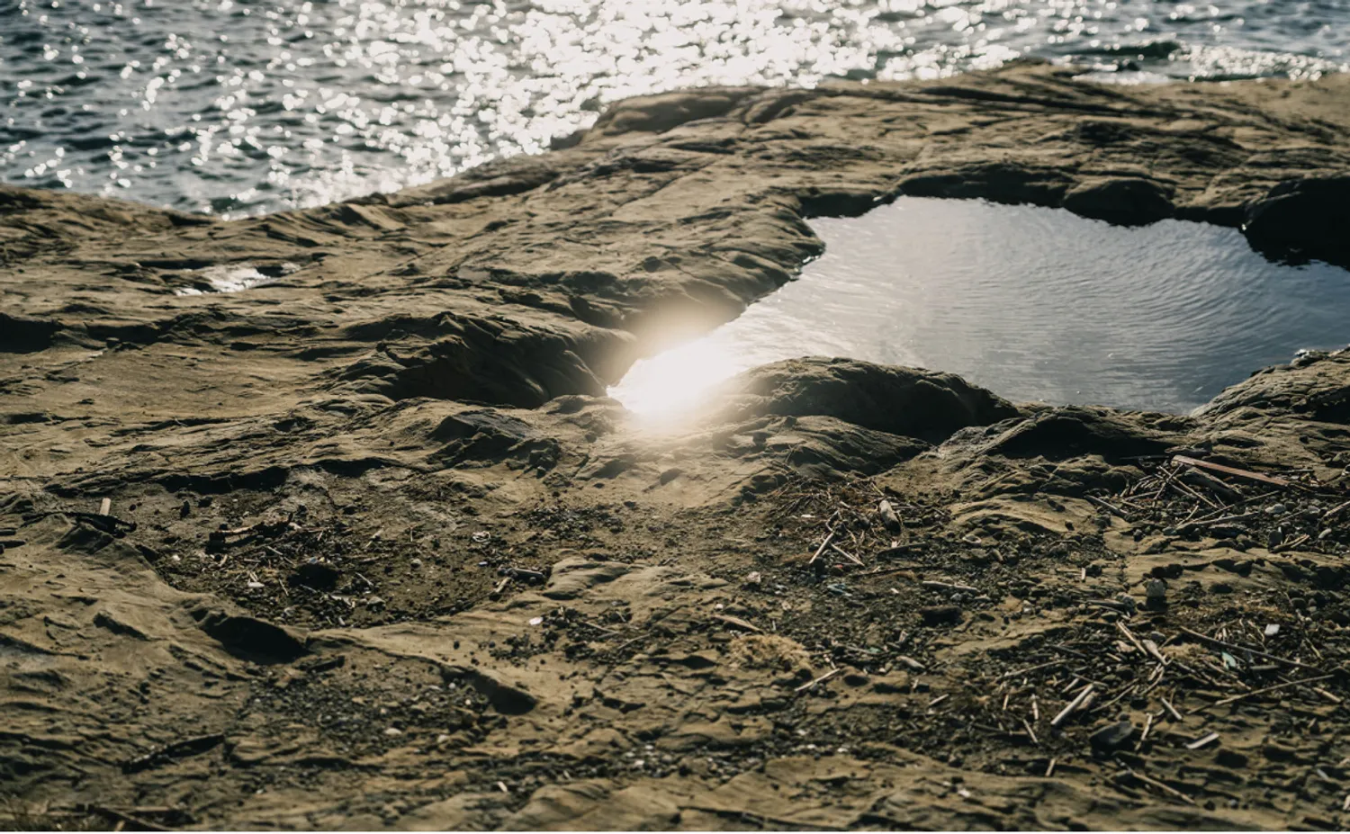 光の移ろいが美しい海景